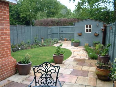 25 small garden design ideas. Home Garden | Low maintenance garden design, Small ...