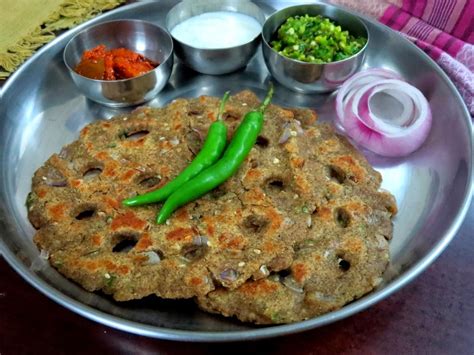 Thalipeeth Thecha From Maharashtra