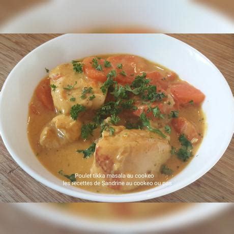 Aujourd'hui je vous retrouve pour une recette express du poulet tikka massala. Poulet tikka masala et carottes (pâte de curry) au cookeo