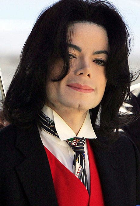 Майкл джо́зеф дже́ксон — американский певец, автор песен, музыкальный продюсер, аранжировщик, танцор, хореограф, актёр, сценарист, филантроп, предприниматель. Alle Infos & News zu Michael Jackson | VIP.de