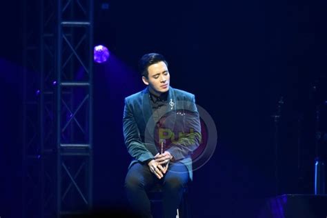 Erik Santos Performs With The Countrys Top Singers In His 15th