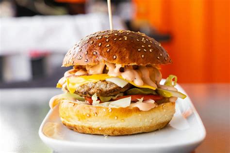 50 Best Low Calorie Fast Food Burgers Under 500 Calories