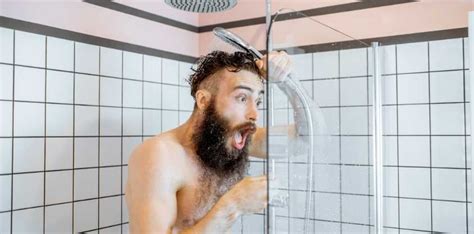7 Reasons Men Should Start Taking Cold Showers Everyday