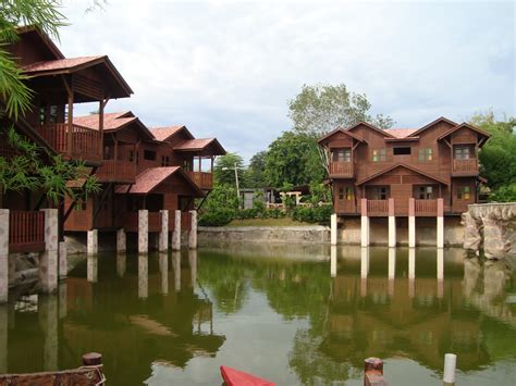 Telok kemang square and sri anjeneayar (hanuman) temple are notable landmarks, and the area's natural all 116 rooms offer balconies or patios, coffee makers, and tvs with satellite channels. WeLcOmE To My LiFe!: Eagle Ranch Resort @ Port Dickson