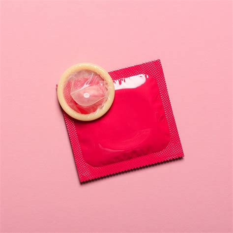 Sex Ohne Kondom Diese 5 Dinge Solltest Du Unbedingt Beachten Cosmopolitan