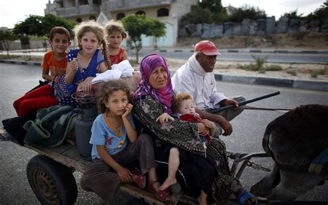 Thousands Flee Northern Gaza As Fears Of Ground Invasion Heat Up Middle East Eye édition Française