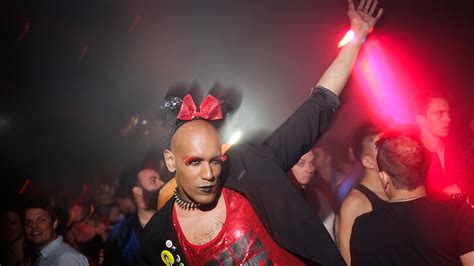 Gay Dance Clubs On The Wane In The Age Of Grindr The New York Times