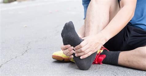 5 Stretches To Cure Plantar Fasciitis The Iowa Clinic