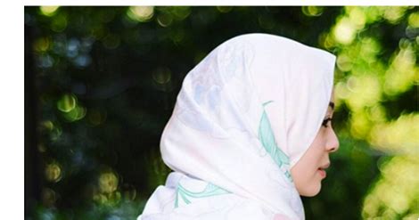 Boleh dikatakan sekarang ni trend hijab semakin mendapat perhatian. 10 jenama tudung popular paling mahal di Malaysia | Blog ...