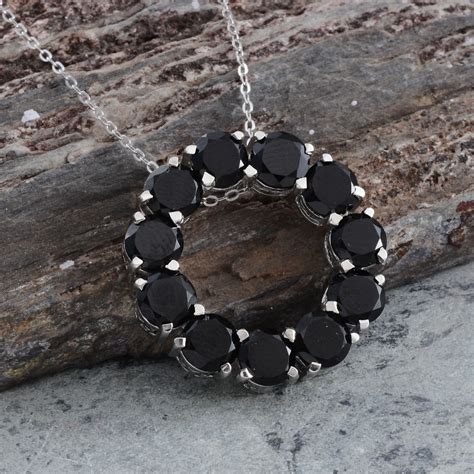 Thai Black Spinel Rnd Circle Pendant With Chain 20 In In Platinum Overlay Sterling Silver
