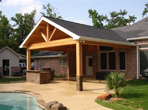 Cedar Patio Cover With Outdoor Kitchen Terrasse Et Patio Houston Par Texas Decks And Patio