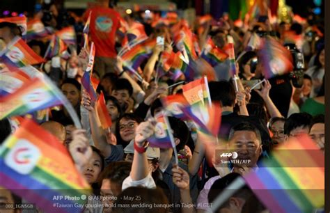 Taiwan Becomes First Asian Country To Legalize Same Sex Marriages Throws A Wedding Banquet