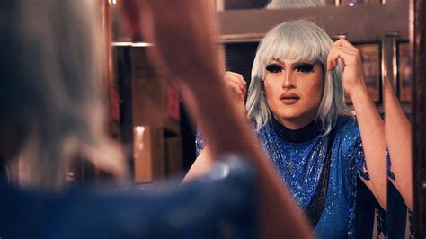 Watch A Toronto Drag Queen Get Ready For A Gig Youtube