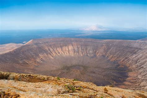 Volcán Caldera Blanca El Cráter Perfecto En Lanzarote Viajar Es Vivir