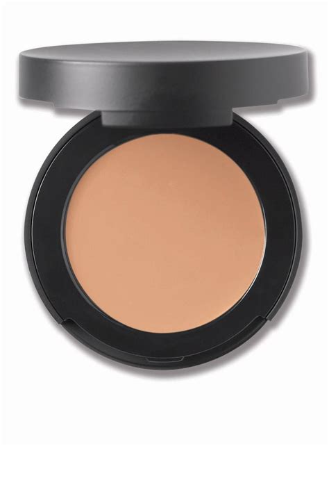 Skin Clearing Foundation Makeup And Concealer Glamour Uk