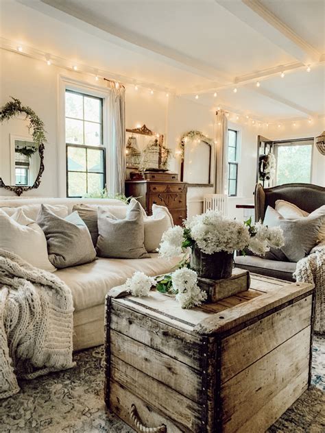 A cozy living / family room is one of the most important rooms in the house. Rustic farmhouse cozy living room, #cozy #Farmhouse # ...