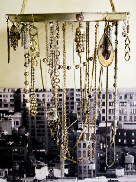 15 Awesome And Easy Ways To Organize Your Jewelry