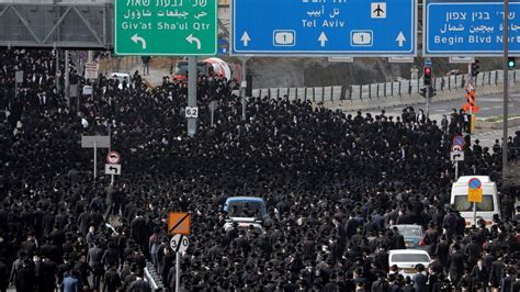 Covid Thousands Attend Israel Funeral For Orthodox Rabbi Bbc News