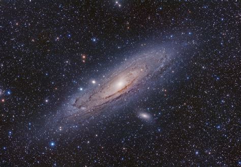Messier 32 The Le Gentil Dwarf Elliptical Galaxy Universe Today