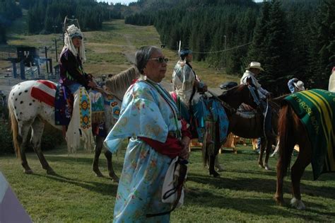 Warm Springs Tribes Celebrate Mount Hood Return With Powwow Dancing
