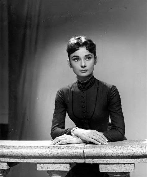 Audrey Hepburn Photos Audrey Hepburn Style The Nun S Story Sabrina 1954 Academy Award