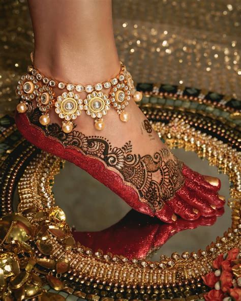 8 Gold Anklet Designs That Will Enhance Your Bridal Look