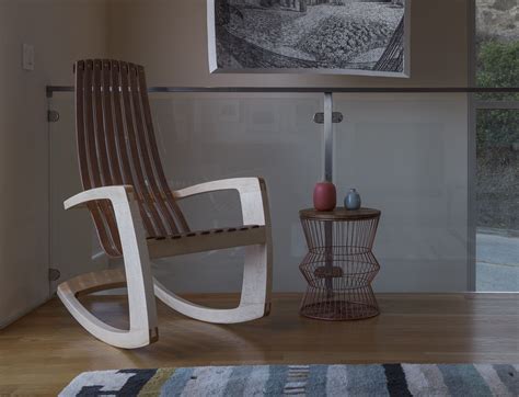 Getting The Stylish Modern Rocking Chair For Your Comfy