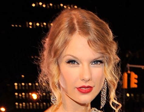 1 Classic Taylor From Taylor Swifts Top 10 Beauty Moments E News