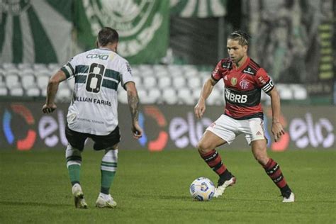 As cores do clube são o verde e o branco. Flamengo e Coritiba decidem última vaga nas oitavas da ...