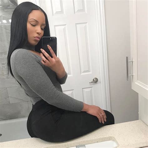 When You Sit On The Counter To Make Your Booty Bigger Sitting Girl Selfie Poses Beautiful
