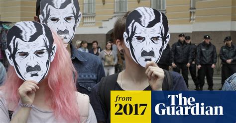Hackers Undermine Russia S Attempts To Control The Internet Russia The Guardian