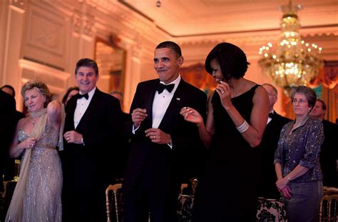 65 Intimate Photos Of Barack And Michelle Obamas Love Bored Panda