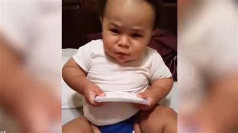 Incredible Video Shows 19 Month Old Baby Reading For His Mother