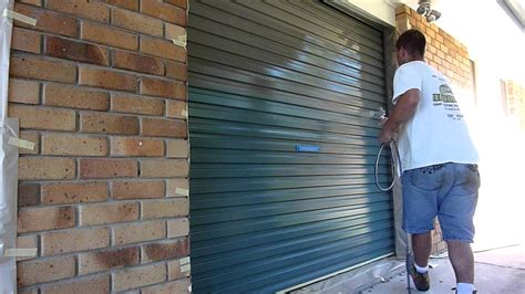 Painting with a roller can save loads of time compared to painting the same large, flat surface with a brush. Respray Roller door - Airless Spray - YouTube