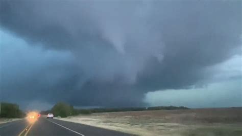 At Least 2 Dead After Tornadoes Tear Through 2 States Abc30 Fresno