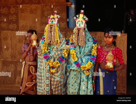 Indian Tribal Marriage Bride And Bridegroom In Wedding Dress Costume