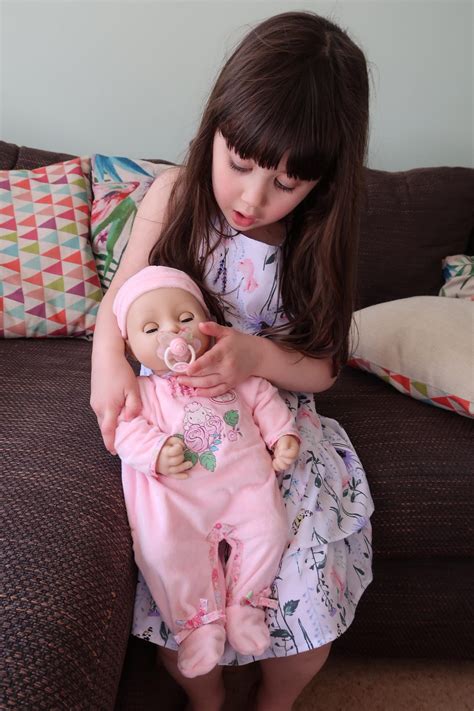 Baby Annabell Interactive Doll Dělá Wee A Pláče Recenze Rocket Site