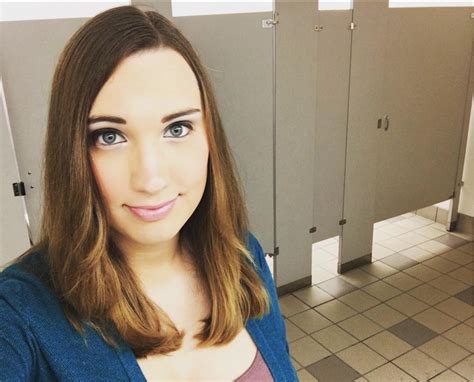 This trans woman just posted a very important selfie to make a point ...