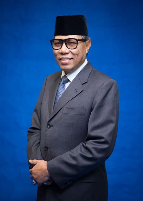 Datuk dr abdul rahim hashim, dilantik naib canselor um yang baharu berkuat kuasa esok. Portal Kerajaan Negeri Selangor Darul Ehsan