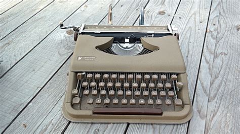 Vintage 1960s Antares Parva Typewriter Made In Italy Rare Antique
