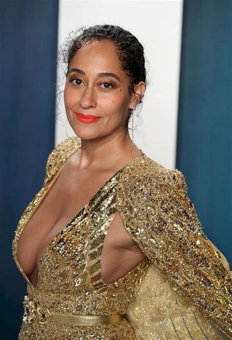 Tracee Ellis Ross Flaunts Her Deep Cleavage At The Vanity Fair Oscar Party Photos