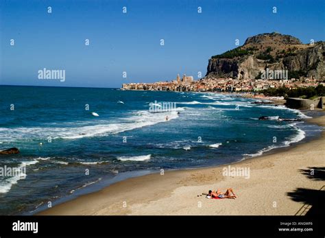 Cefalu Beach Italy Coast Sunbathing Swimming Sicily Stock Photo Alamy