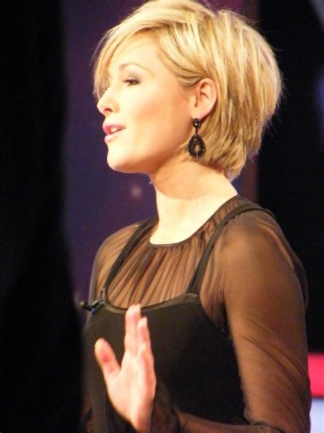 During helene fischer's time at the stage & musical school, her mother had copied a demo cd with 6 of fischer's songs and also sent it to various recording studios for gauging the reaction of professionals. Bildergebnis für helene fischer bob | Krátke strihy vlasov ...