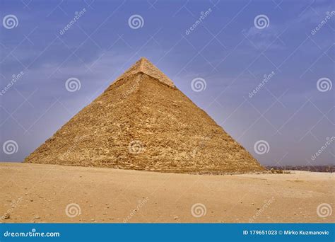 The Pyramid Of Khafre Pyramid Of Chephren Stock Image Image Of Desert Khafre 179651023