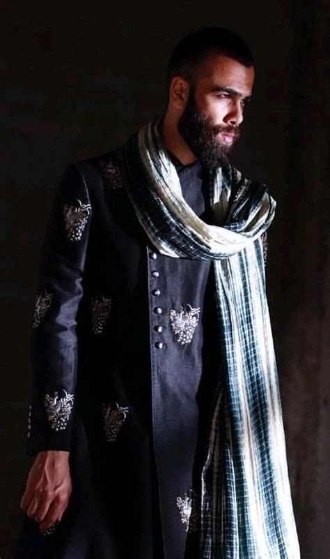 Pin By Narendra Kumar On Sherwani Indian Men Fashion Sherwani Menswear
