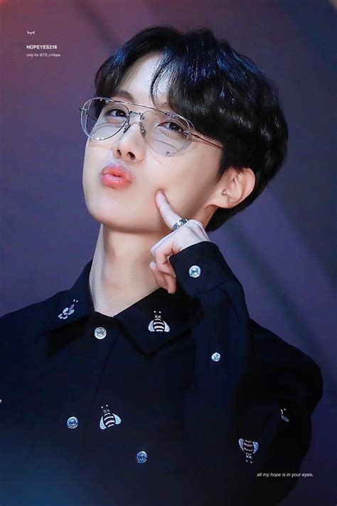 Search, discover and share your favorite j hope gifs. Everyone Is Marveling At BTS J-Hope's Sudden Disappearing Act At 2018 MAMA Japan - Koreaboo