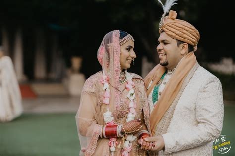 A Gorgeous Delhi Wedding With Couple In Stunning Pastel Outfits Delhi Wedding Indian Wedding