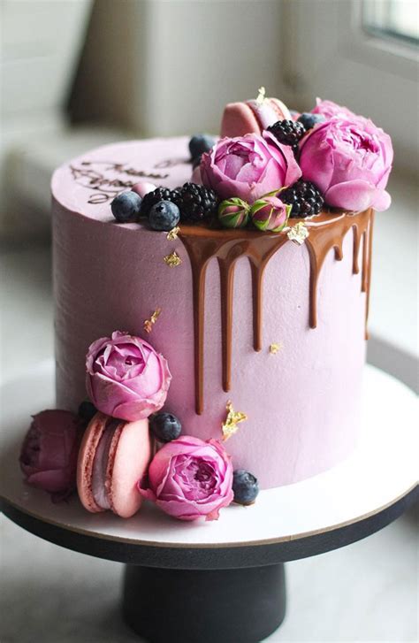 Chocolate Cake With Pink Roses