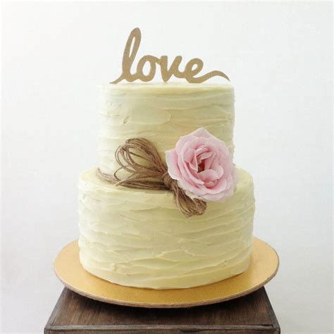 Before celebrate the wedding with wedding cakes, be sure also to give a special gift along with a special cake anyway. Engagement party cakes to suit every couple | Easy Weddings