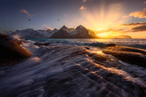 2560x1700 Waves In Norways Lofoten Islands Chromebook Pixel Hd 4k